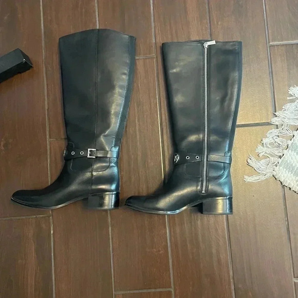Michael Kors Black Leather Boots - Picture 5 of 12